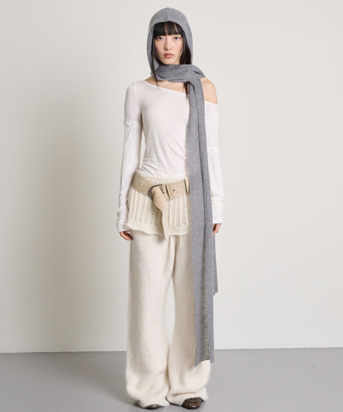 더애틋(THE AÉTUT) Wool Long Sleeve Button Detail T-Shirt_Ivory