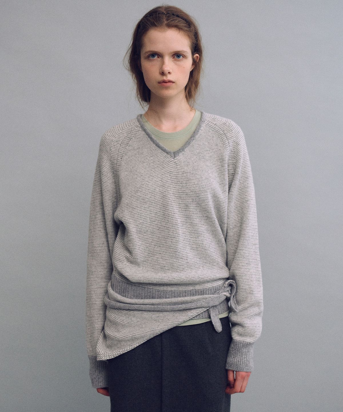 아우브아워(AUBOUR) pipe v-neck knit (stripe light grey)