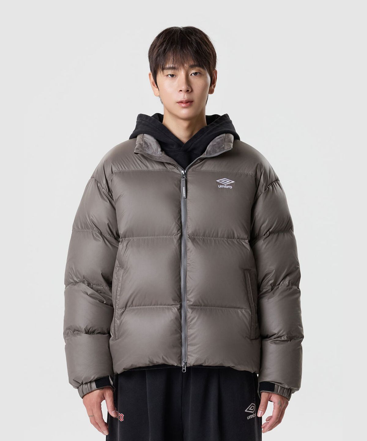 엄브로(UMBRO) 플라이트 숏 머스코비 덕 다운 자켓 브라운 UR421CDJO5