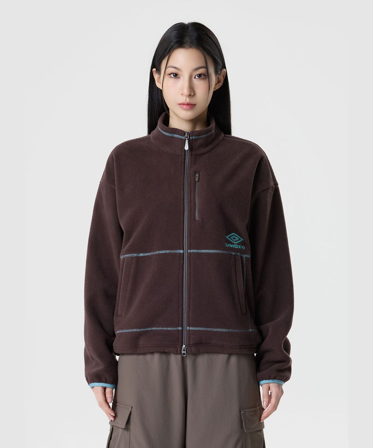 엄브로(UMBRO) 크리스피 타슬란 플리스 자켓 브라운 UR324CFJ91