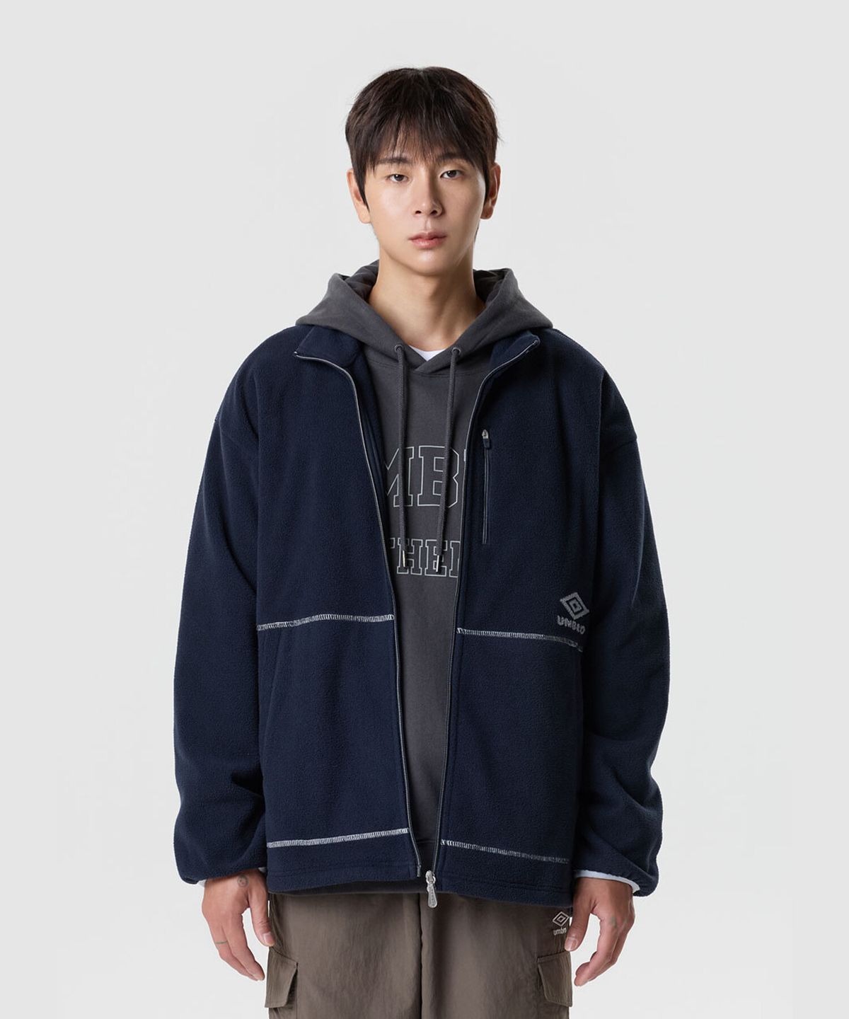 엄브로(UMBRO) 크리스피 타슬란 플리스 자켓 네이비 UR324CFJ91