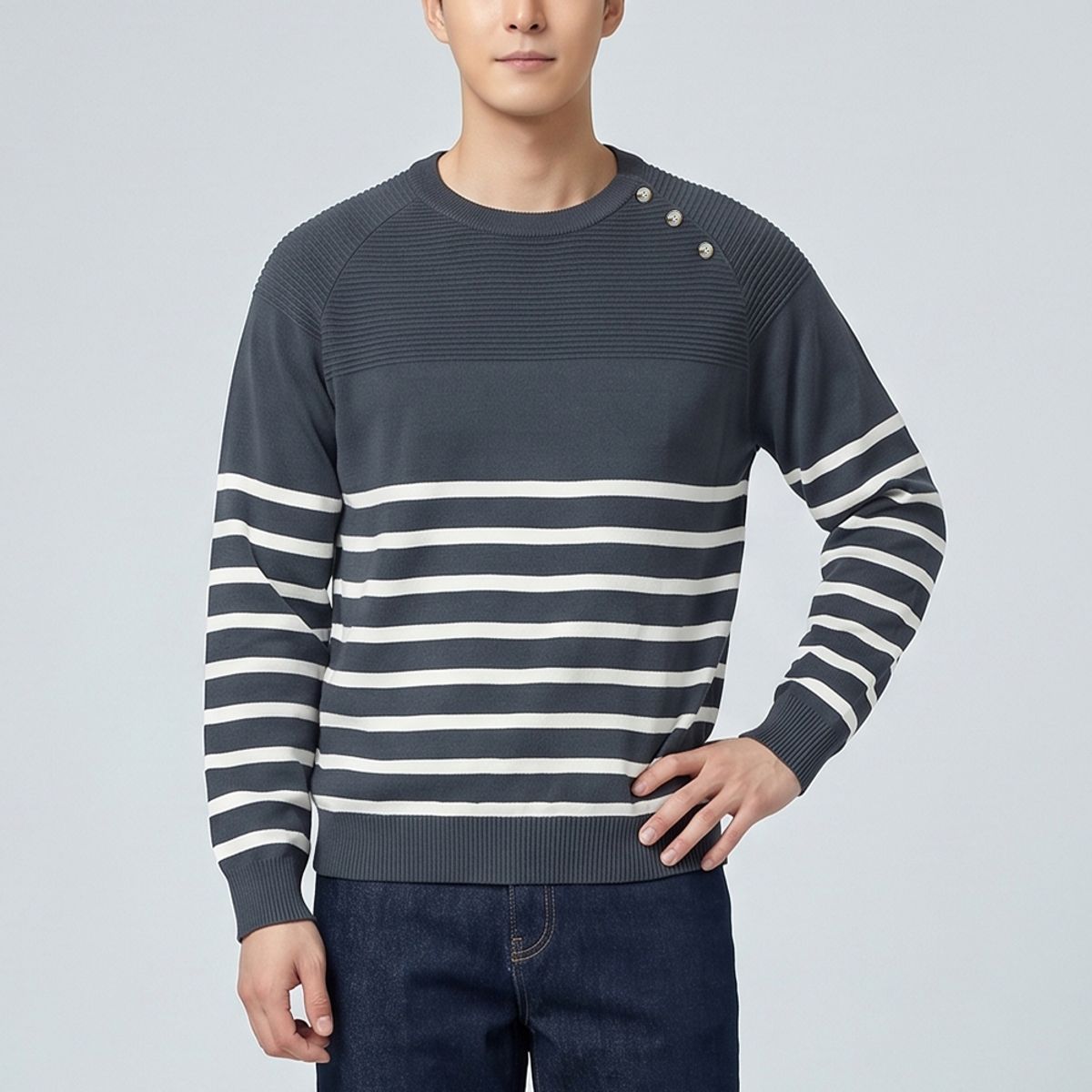 김영주 골프(KIM YOUNG JOO GOLF) 봄가을 어깨단추 스트라이프 남성 라운드넥 골프 니트 DQFMNT70