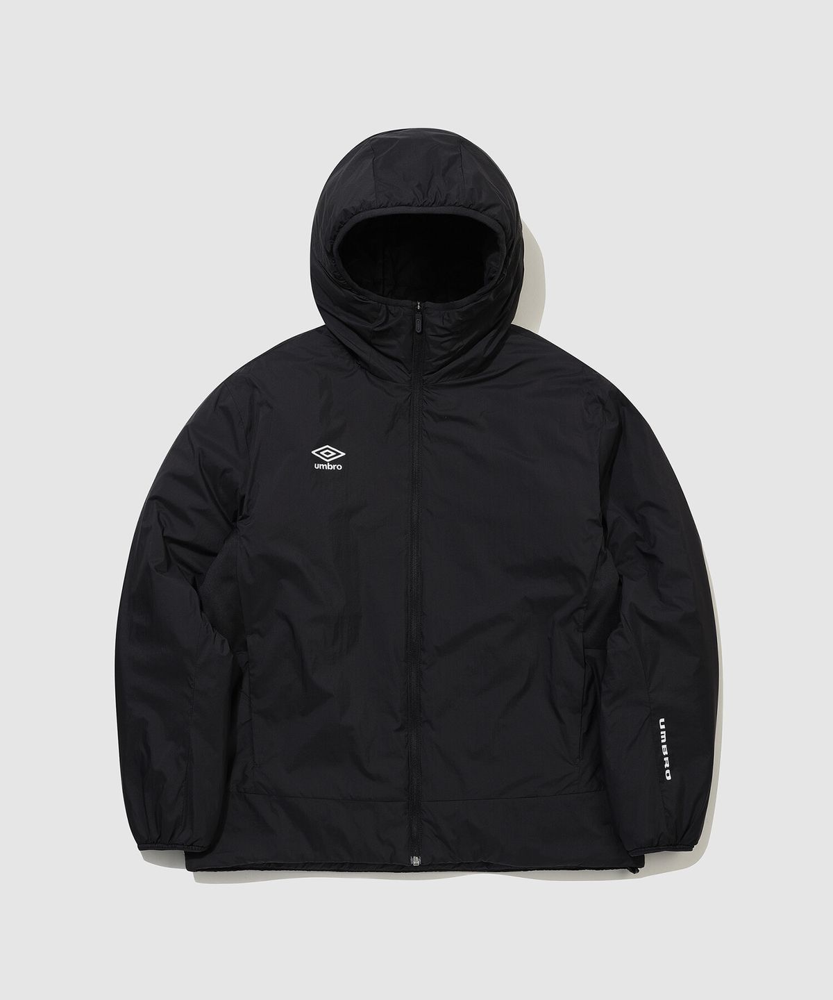 엄브로(UMBRO) 올라운드 후드형 경량 패딩 자켓 블랙 UR421SPJO1