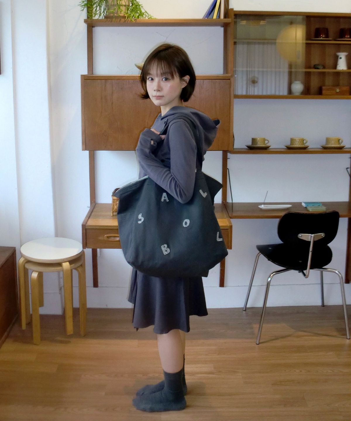 샐볼(SALBOL) FLIP-OVER BIG TOTE BAG [CHARCOAL]