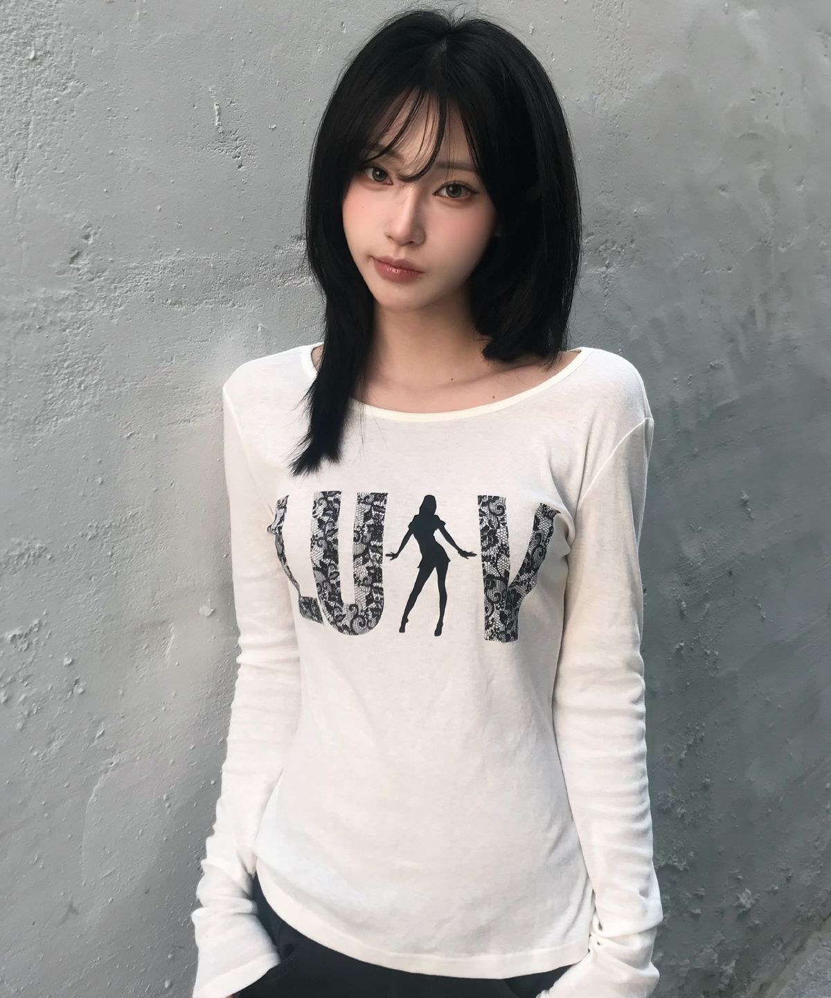 러브이즈트루(LUVISTRUE) RL LACE LUV SLEEVE TEE(IVORY)