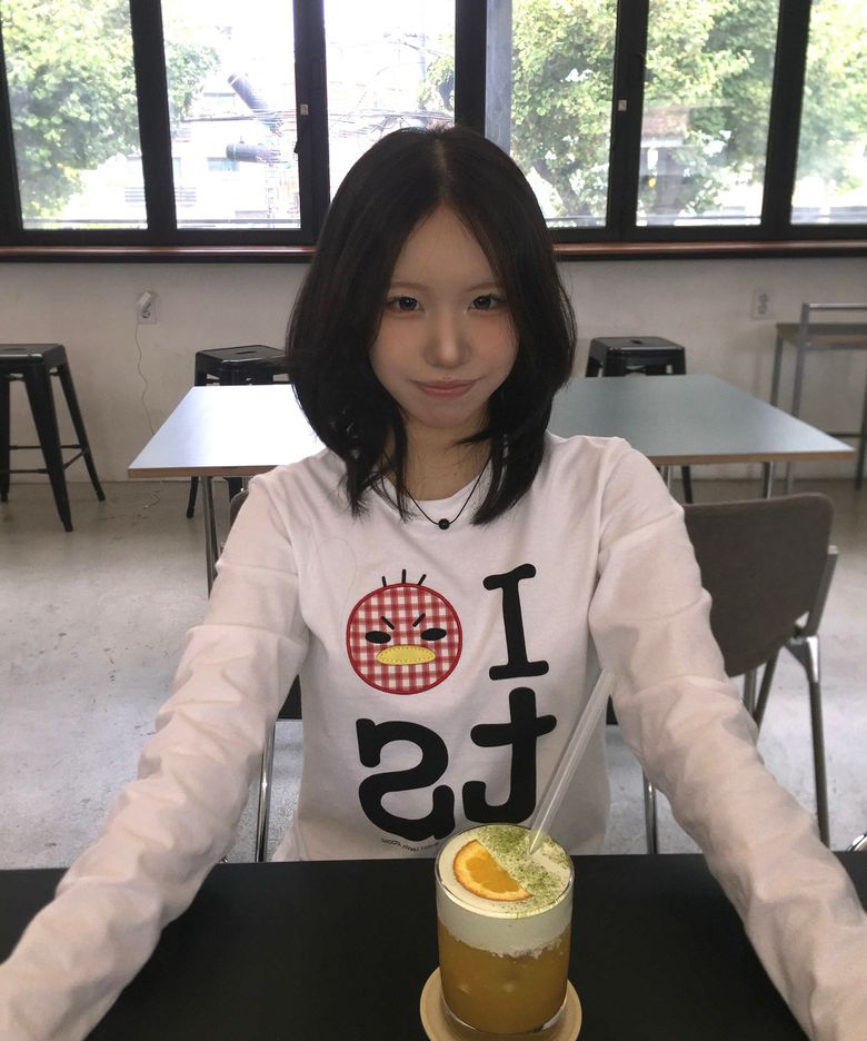 안녕자두야X탄산 꼬꼬 롱슬리브 (화이트)