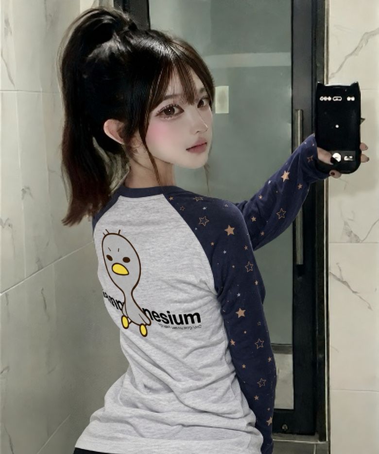 안녕자두야X탄산 앉은 꼬꼬 롱슬리브 (네이비)