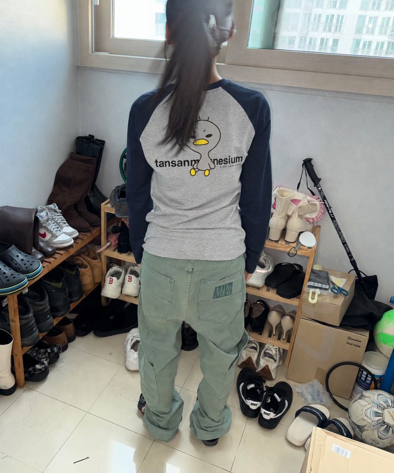 안녕자두야X탄산 앉은 꼬꼬 롱슬리브 (그레이/네이비)