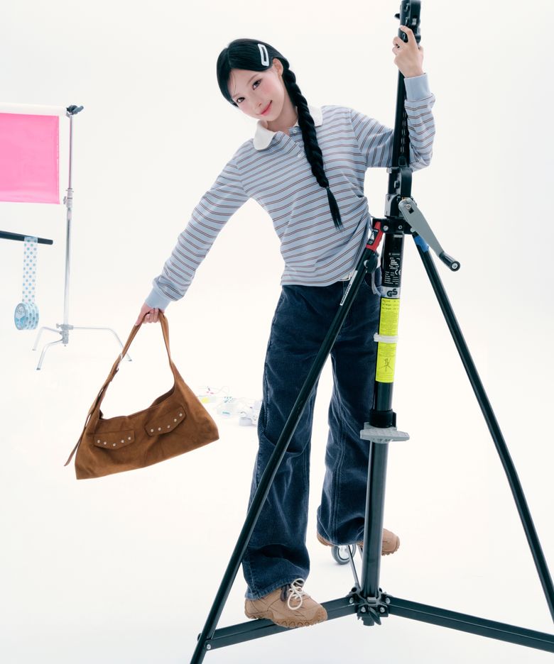 우먼 스웨이드 숄더백 브라운
