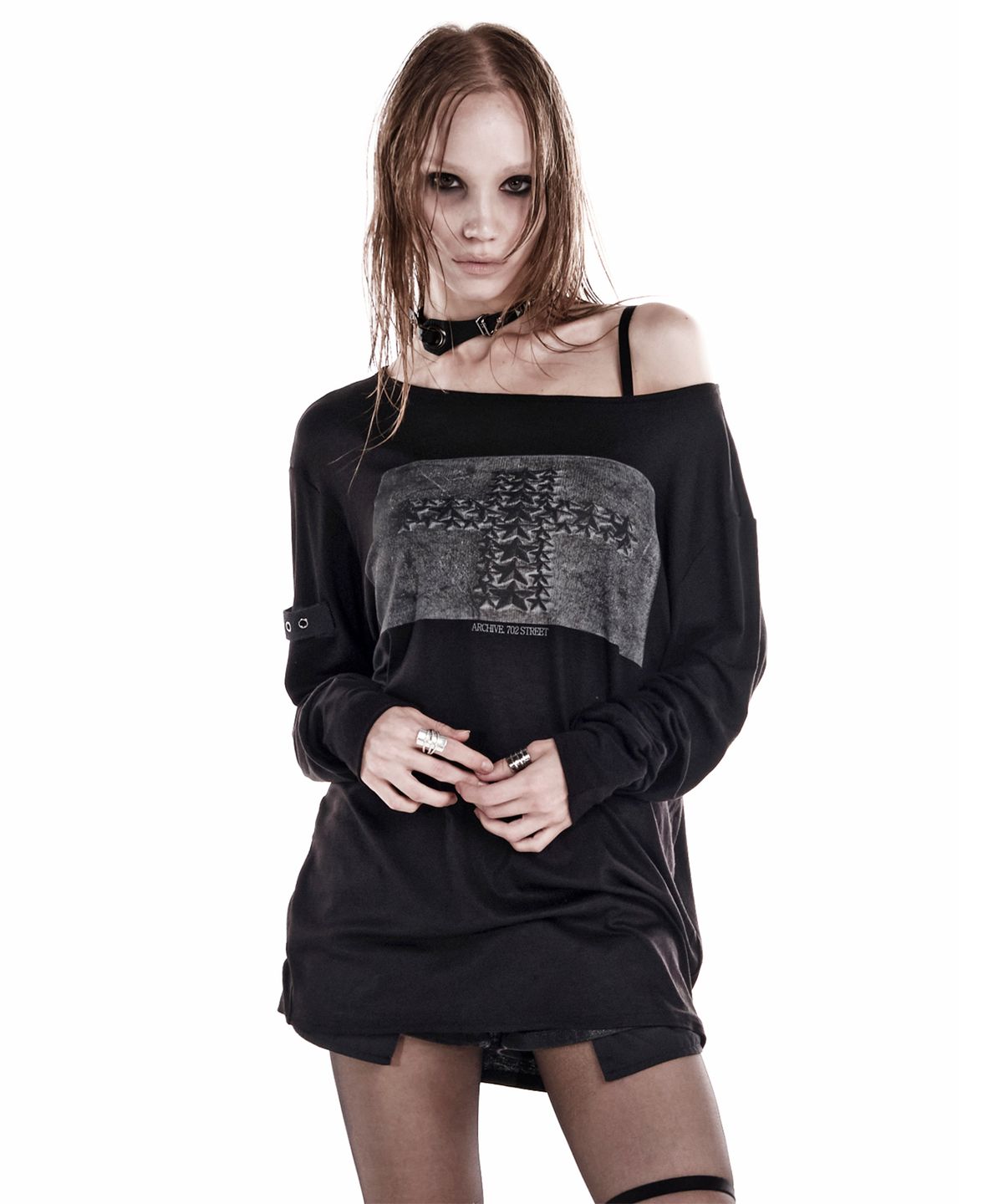 이양(EYANG) STAR CROSS LONGSLEEVE TOP BLACK