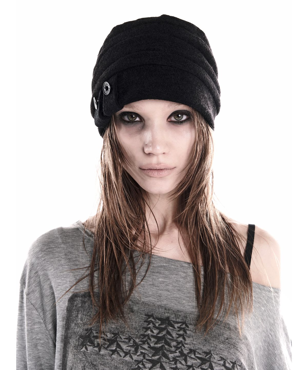 이양(EYANG) DOUBLE TAB BUTTON BEANIE