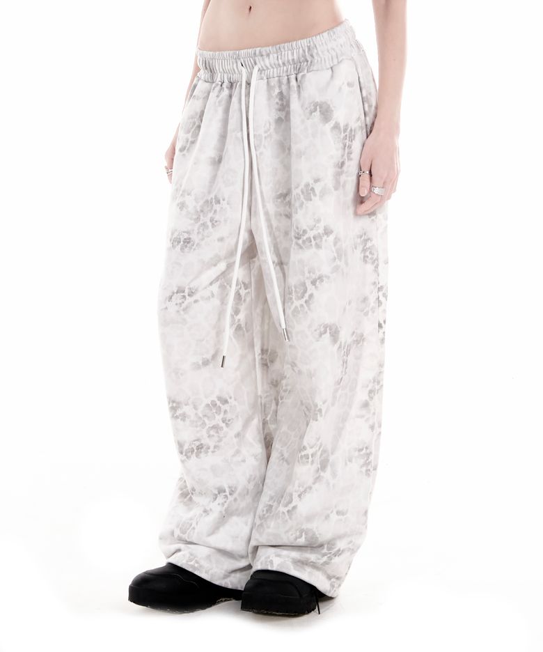 PARTY GIRL HOTFIX SET SWEATPANTS WHITE LEOPARD