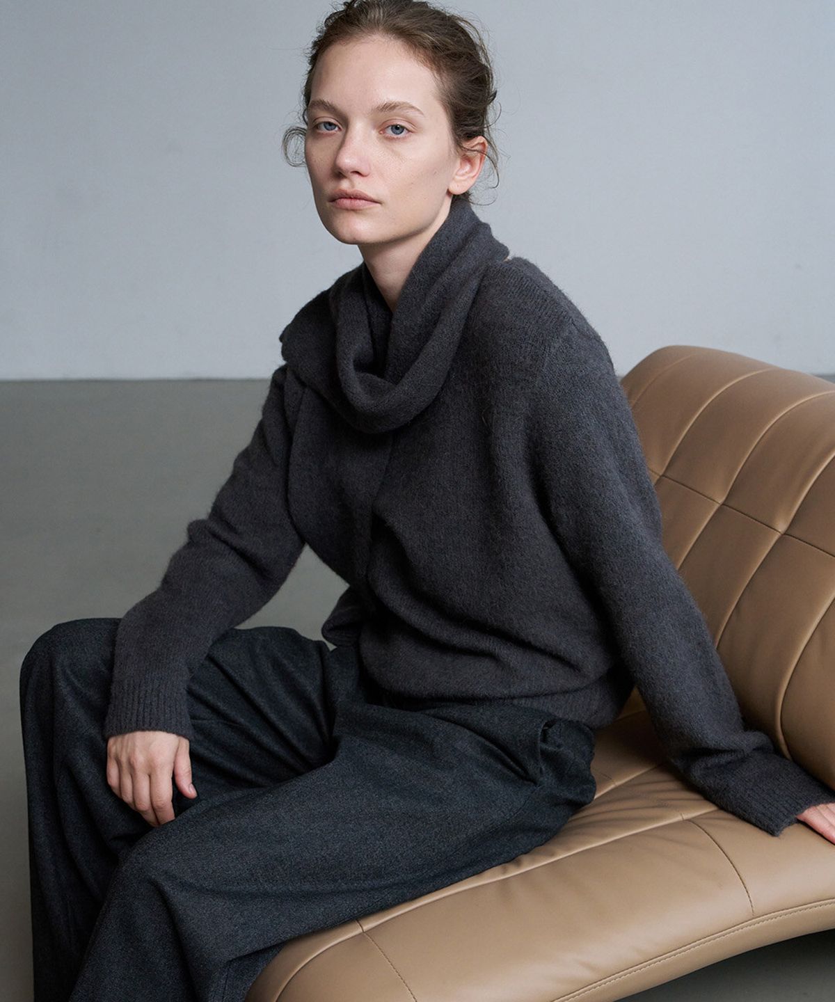 린테(LYNTE) Contour Waistless Wool Slacks