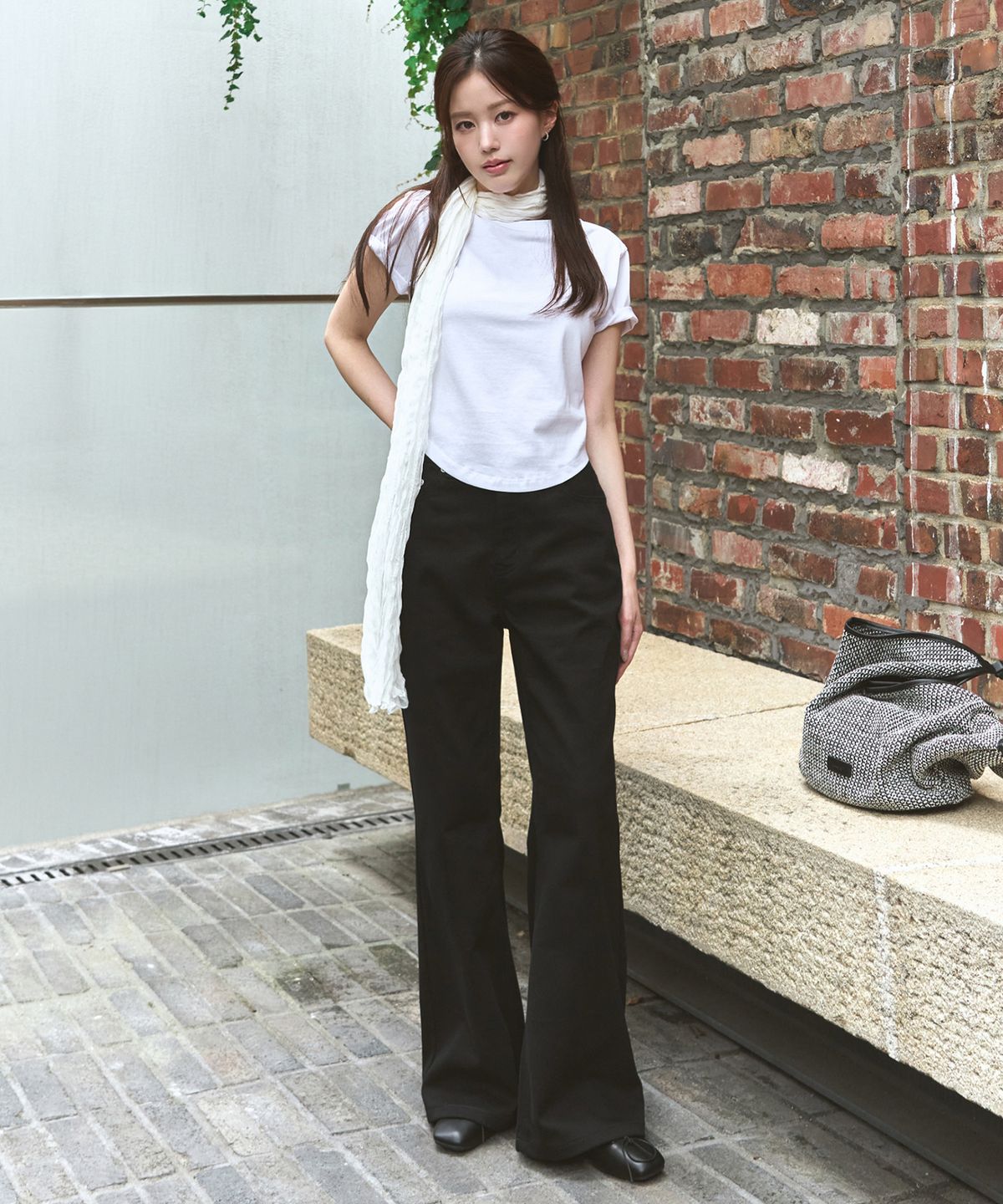 드로우핏 우먼(DRAWFIT WOMEN) [드로우핏우먼 X 주미니] 세미 부츠컷 데님 팬츠 [BLACK]