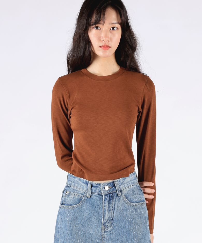 50 무드 슬림핏 크롭 롱슬리브 브라운