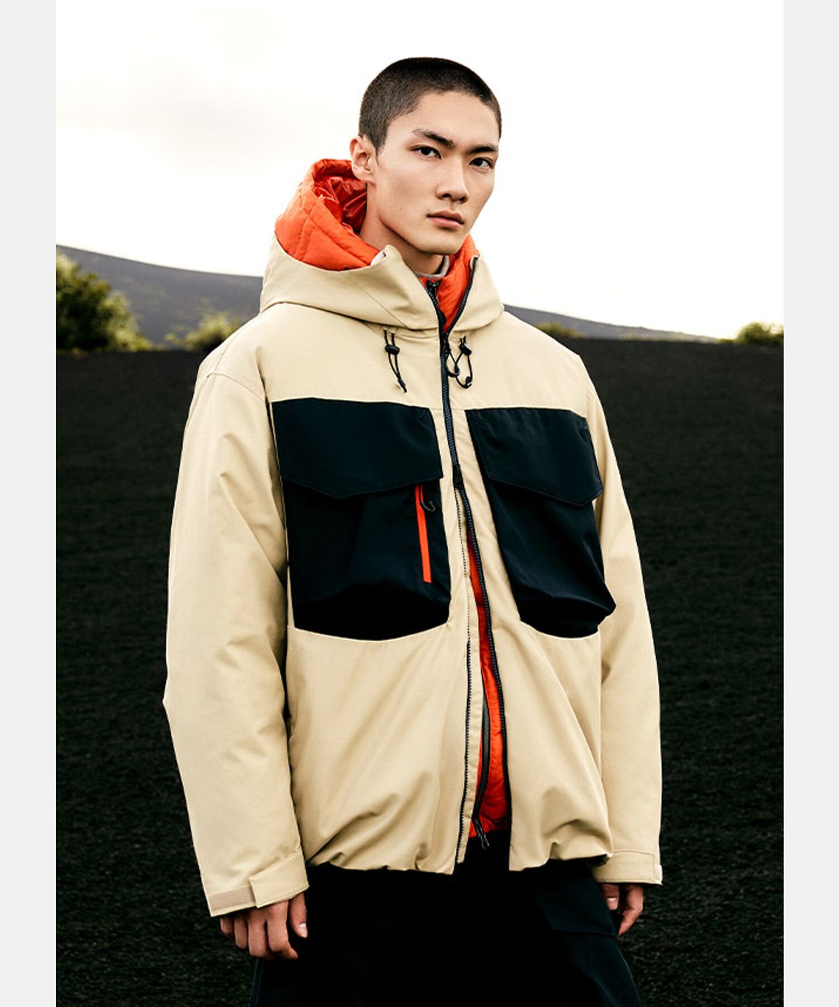 데상트(DESCENTE) [NEO ARCHIVE] 남성 아웃포켓 미들 자켓 베이지 SR321NJK92