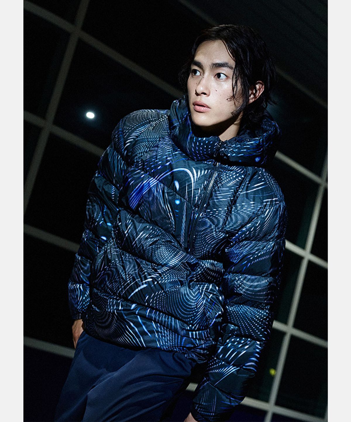 데상트(DESCENTE) 남성 DE:LIGHT 경량 다운 아노락 패턴 SR321SAN97
