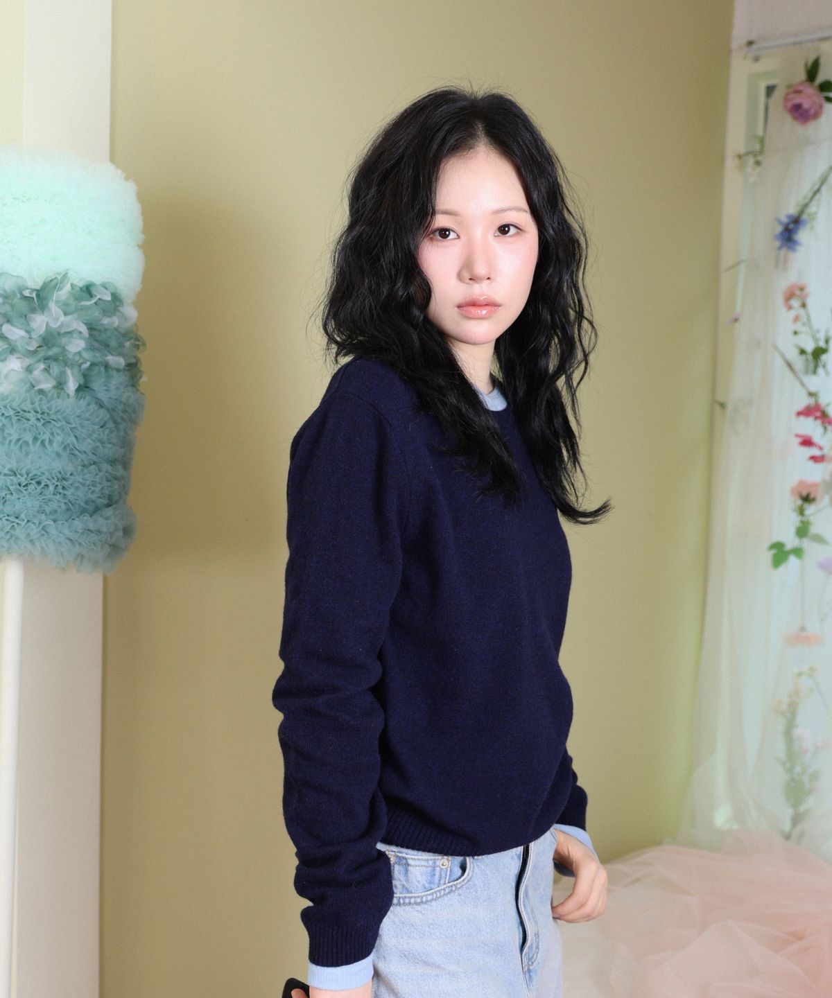 이오에(IOUE) Elodie Signature Round Knit (Navy)