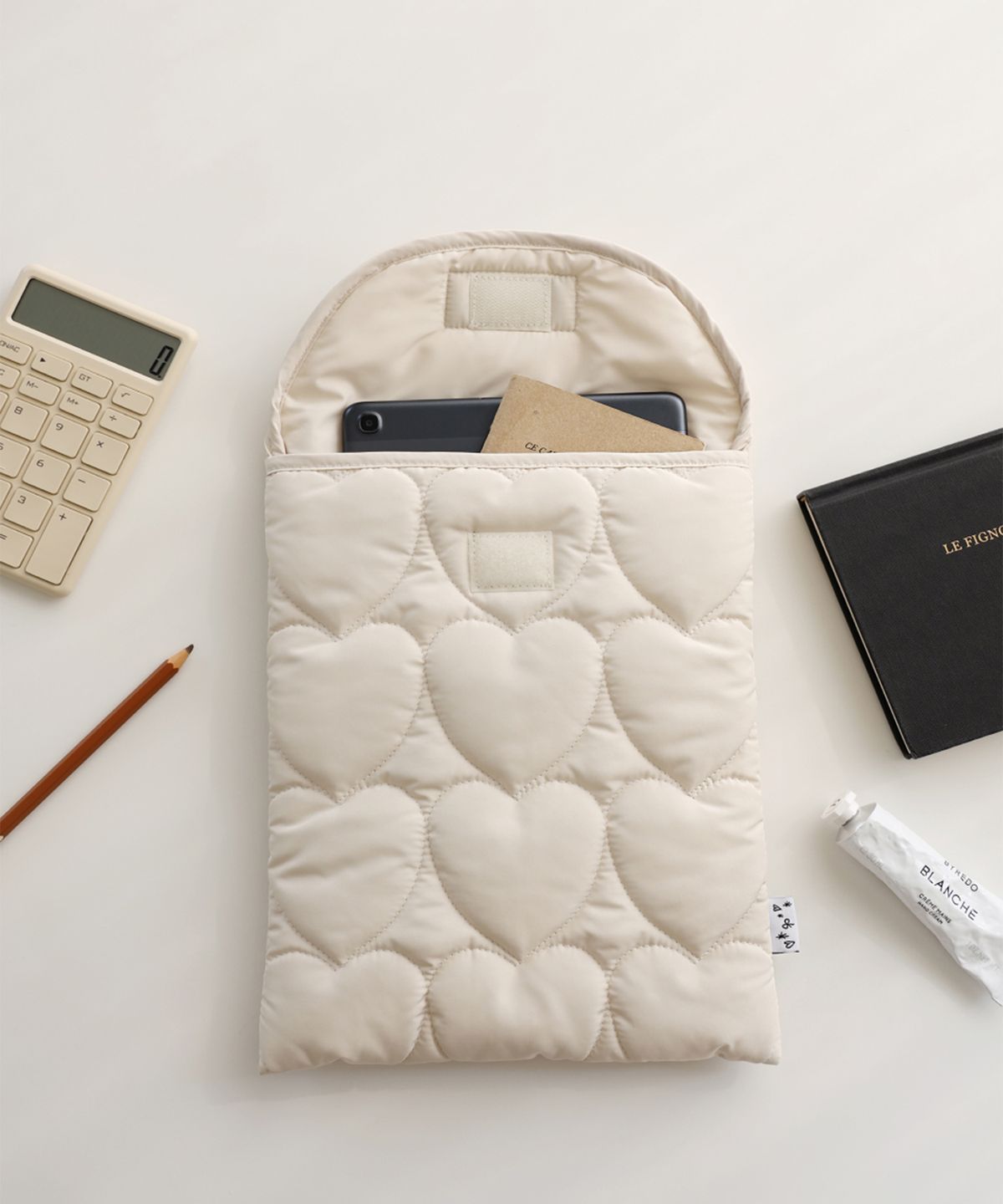 프로젝트 1907(PROJECT1907) [PLASTIC] Heart Tablet Pouch (Sand)