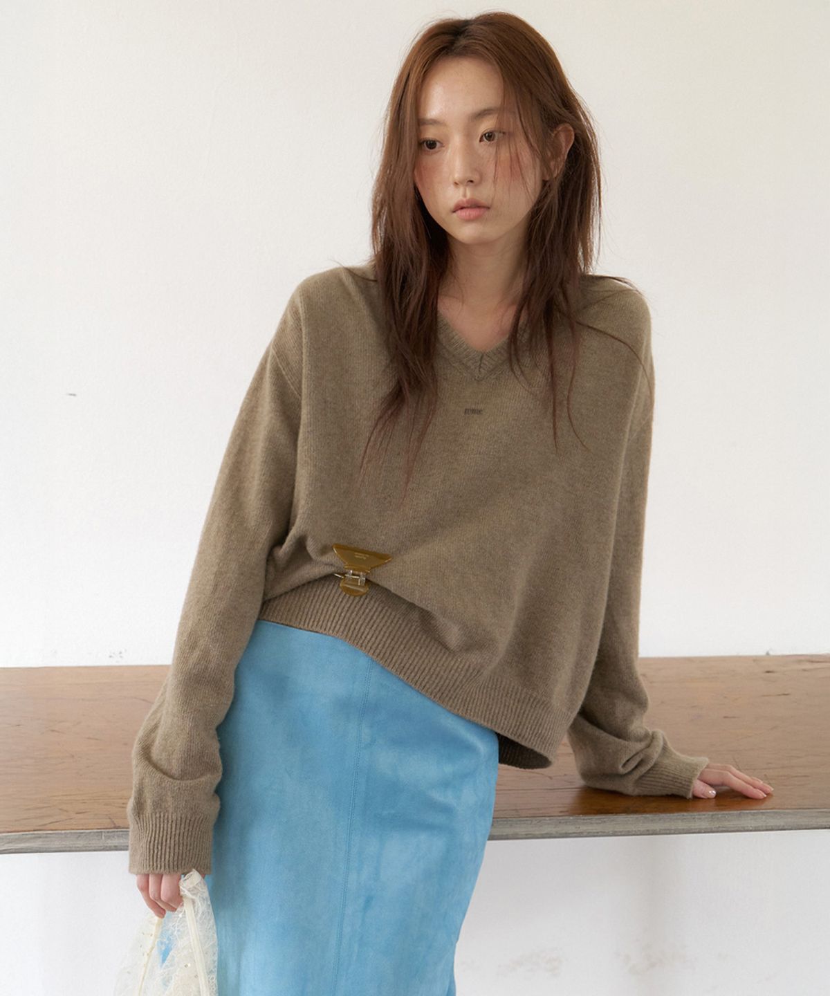 뮈르뮈르(MURMURE) 베른 홀가먼트 브이 울 니트_Bern Knit_Khaki Mocha