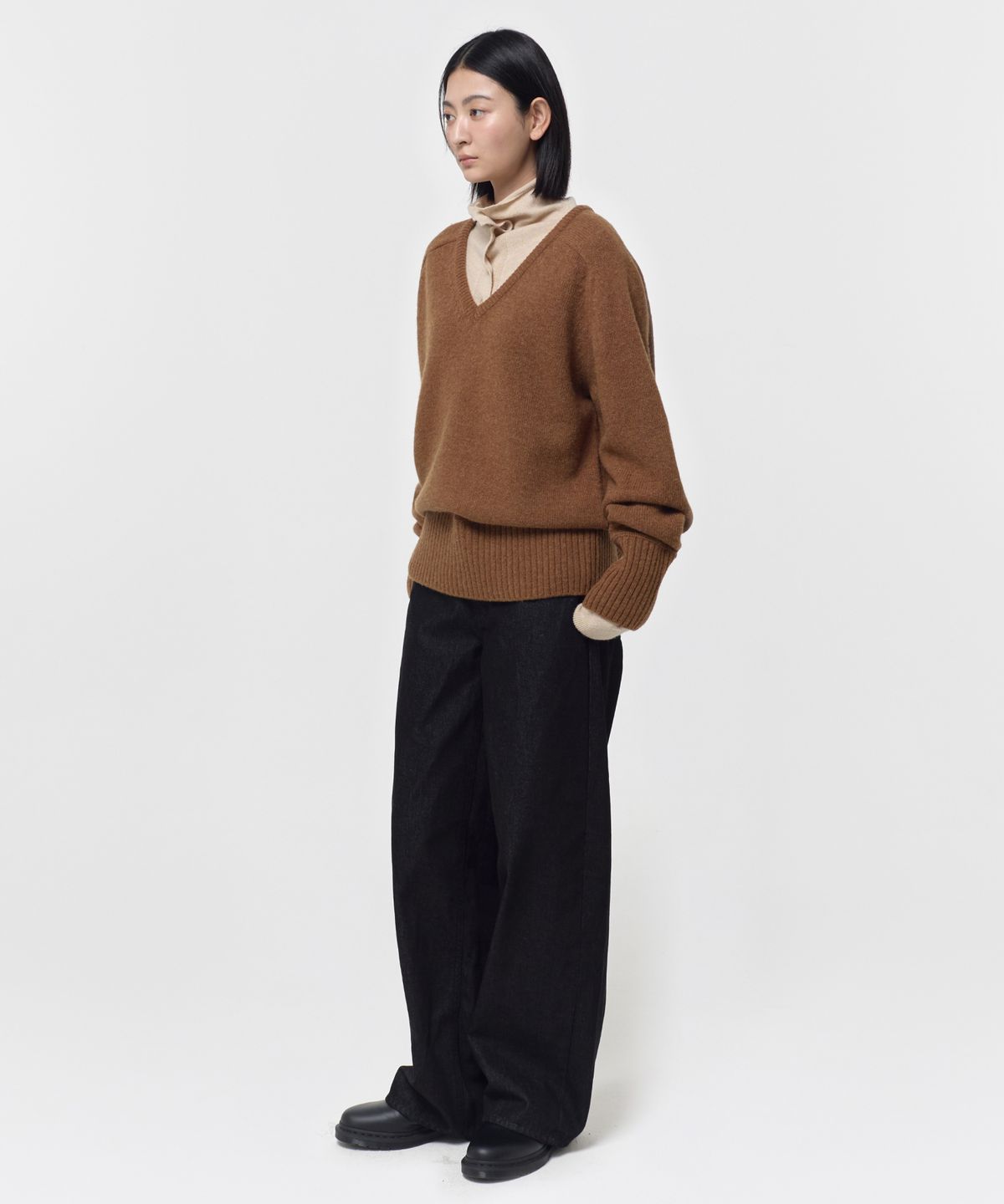 지비에이치 어패럴(GBH APPAREL) WOOL V-NECK SWEATER / DARK BROWN