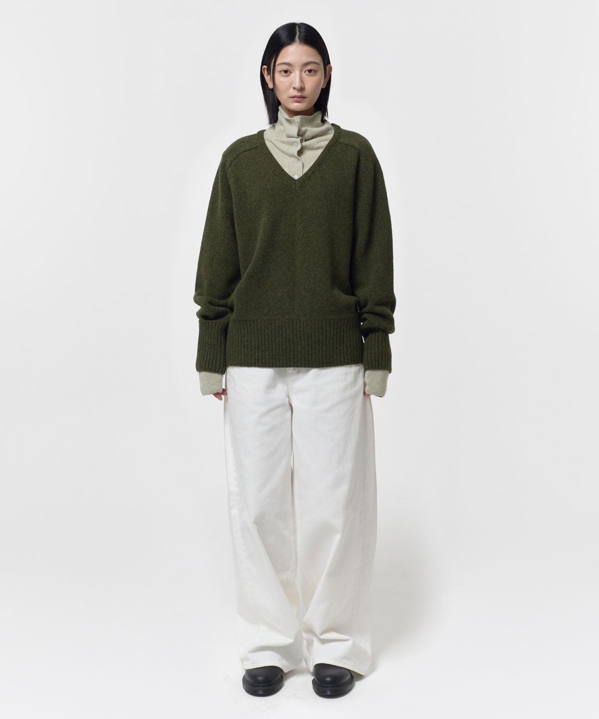 지비에이치 어패럴(GBH APPAREL) WOOL V-NECK SWEATER / KHAKI