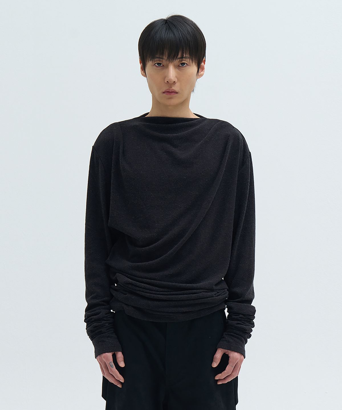 카사카사(KASAKASA) Draped Pleat Long Sleeve Black