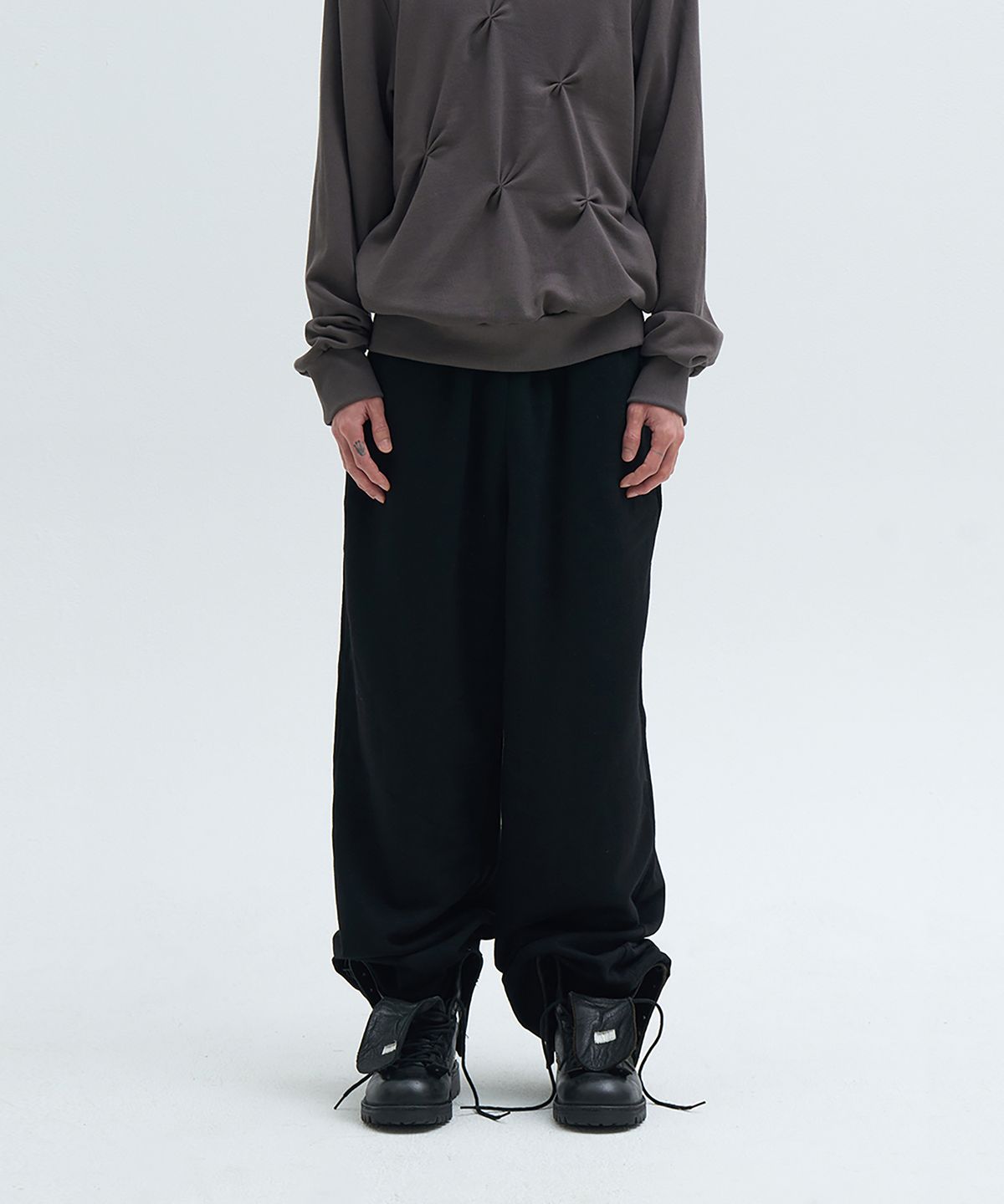 카사카사(KASAKASA) Wool Drawstring Sweatpants Black