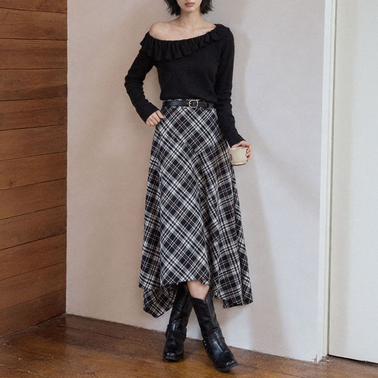 LS_Black plaid midi skirt