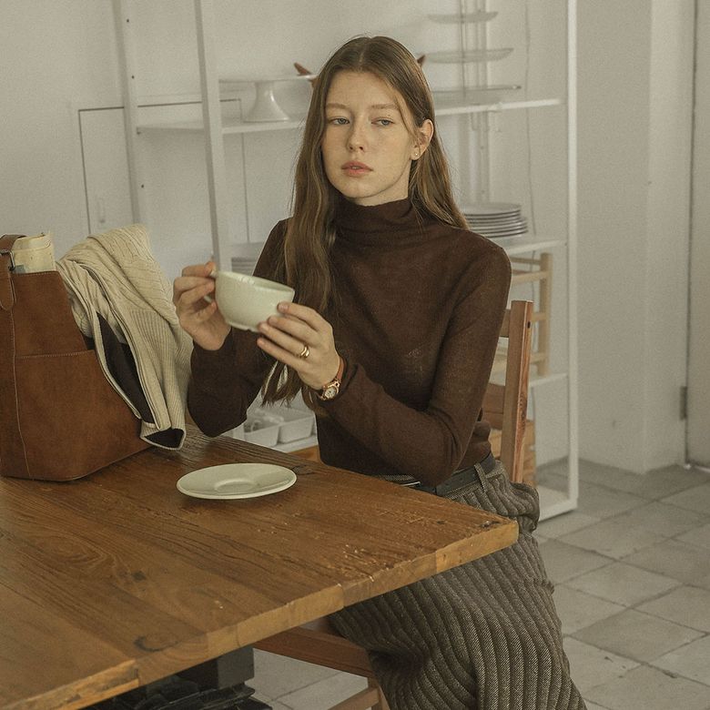 PM_Slim turtleneck knit top