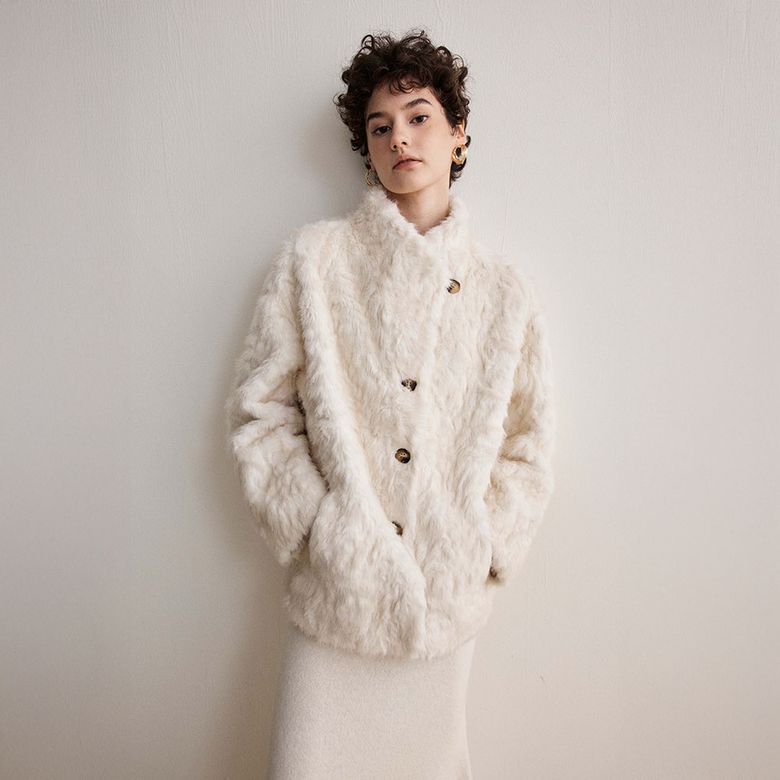 YY_Vintage white fur coat