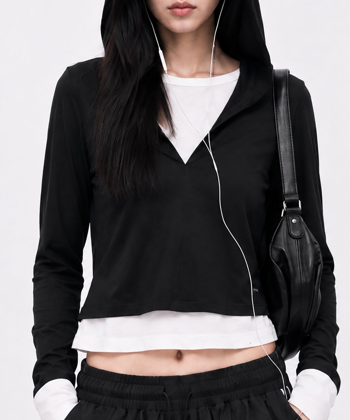 레세터(LESSETTER) 레이어드 브이넥 후드 롱 슬리브_BLACK