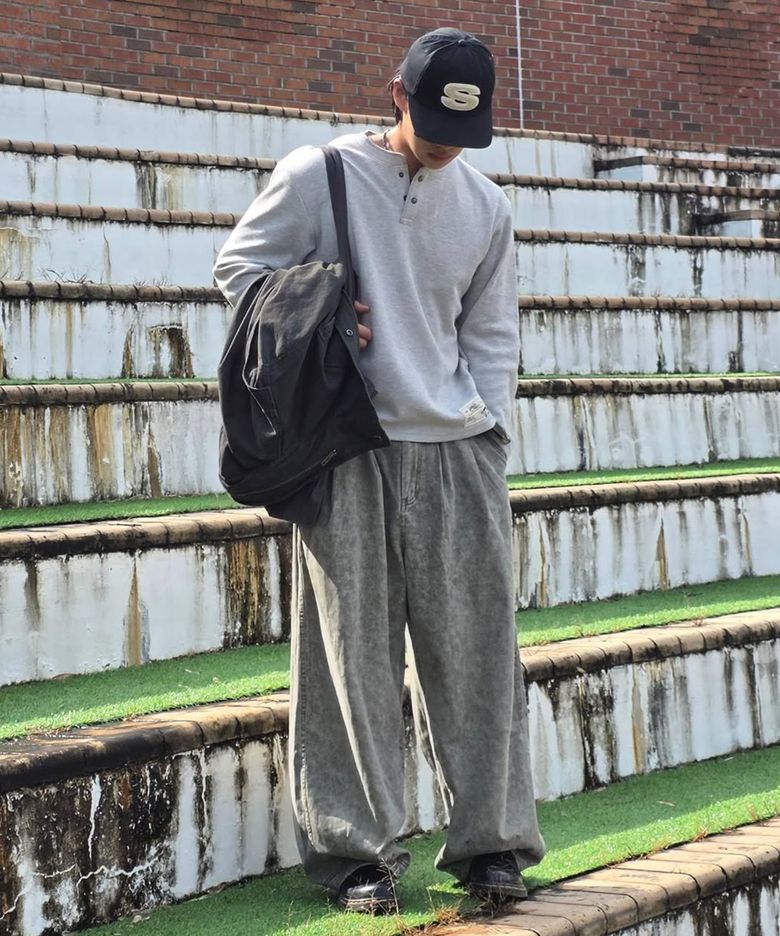 PIGMENT BALLOON PANTS (KHAKI)