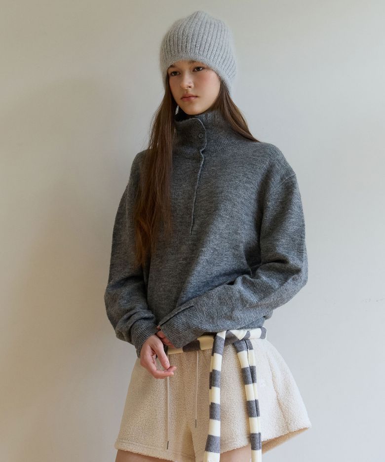 HIGH NECK BUTTON KNIT CHARCOAL
