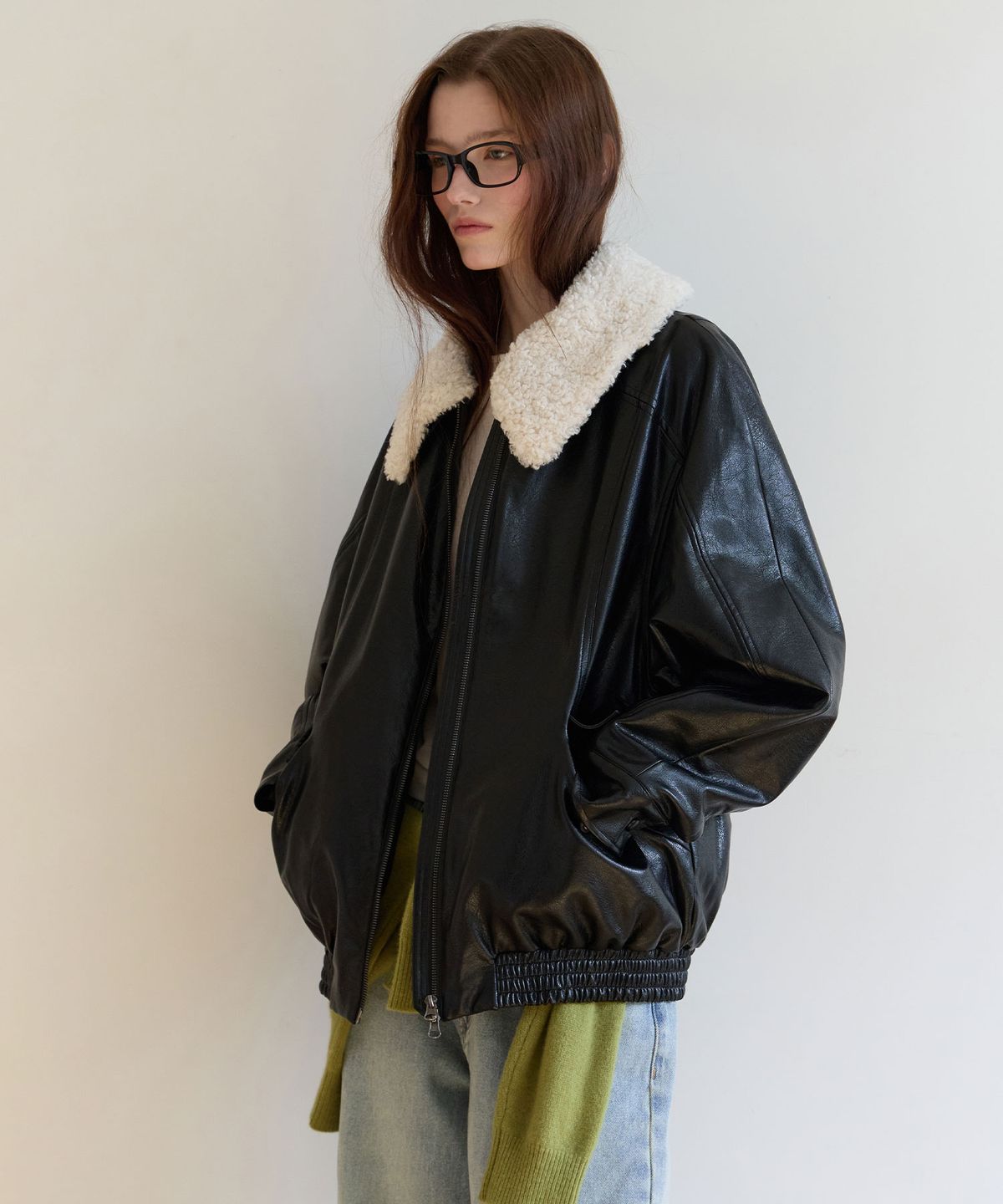 로라로라(ROLAROLA) PLUFFY COLLAR LEATHER JUMPER BLACK