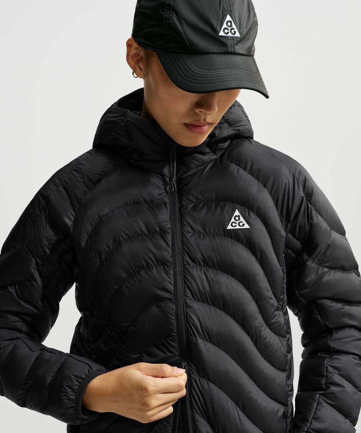 나이키(NIKE) ACG 라바 플로우 써마 핏 ADV 후드 재킷 W - 블랙:서밋 화이트 / IR2243-010