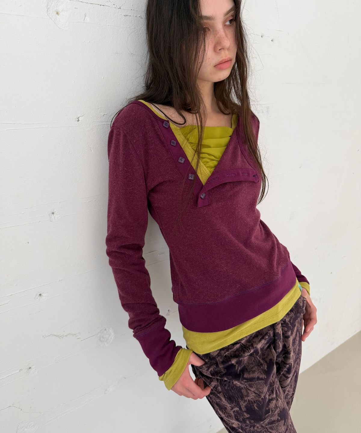 헤레틱(HERETIC) BUTTON ANGORA BLEND ASYM HENLEY T-SHIRT / plum