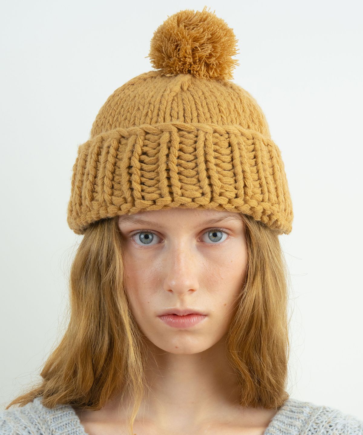 시눈(SINOON) Pom Pom Beanie (Beige)
