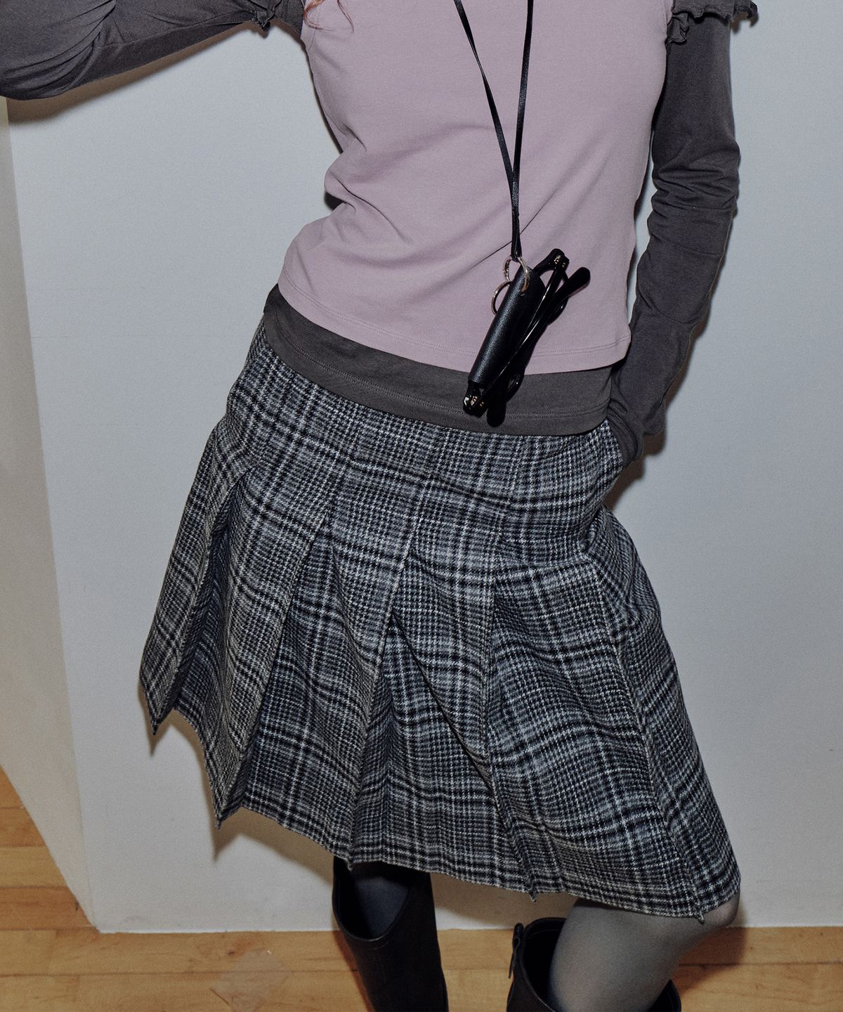 에핑글러(EPINGLER) SHORT PLEATED SKIRT - BLACK CHECK