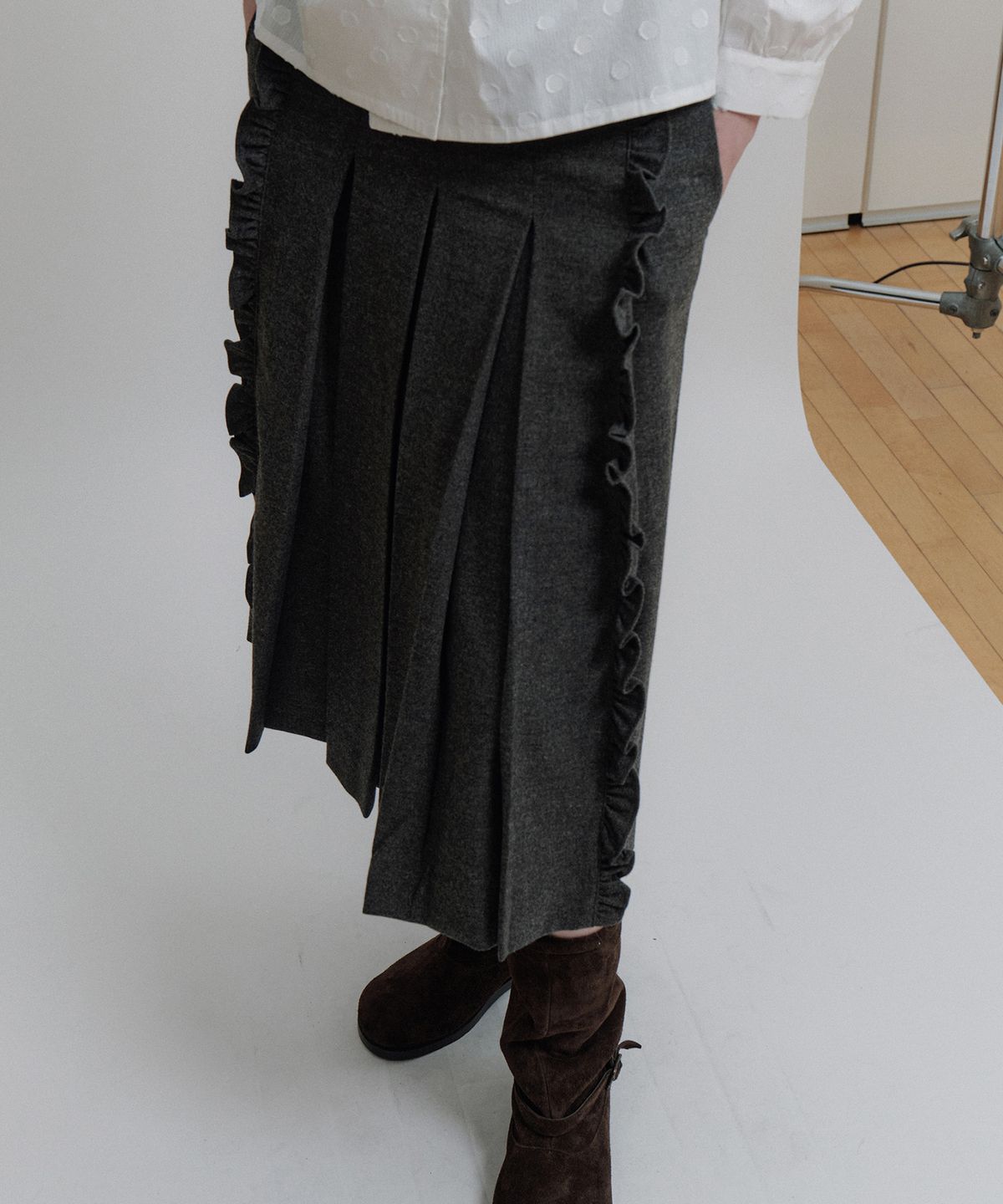 에핑글러(EPINGLER) LONG FRINGE PLEATED SKIRT - WOOL GREY
