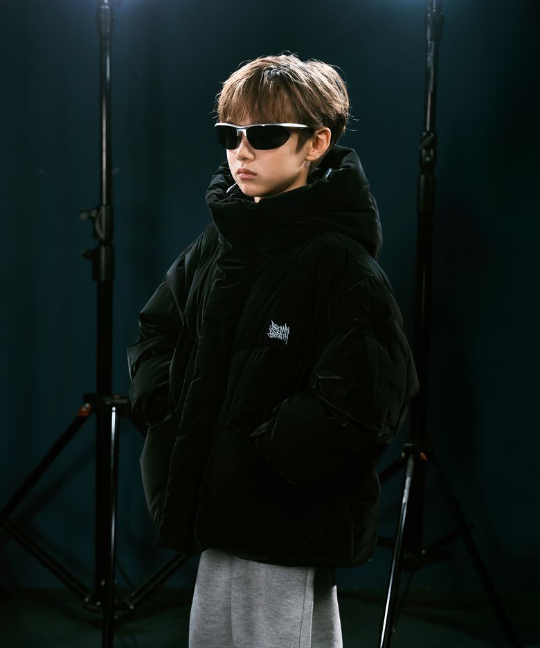 [발매기념10%쿠폰] KIDS TAG GLOSSY DOWN JUMPER - BLACK