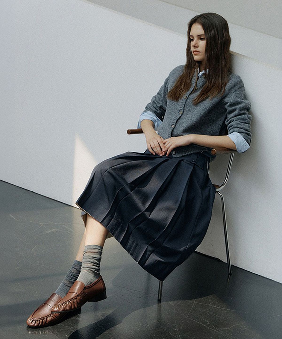 바니스뉴욕(BARNEYS NEWYORK) 26FW 아티장 개더 로퍼 브라운