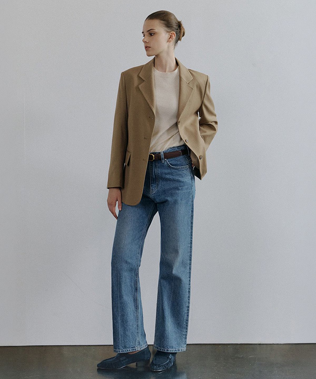 바니스뉴욕(BARNEYS NEWYORK) 26FW 아티장 개더 로퍼 네이비