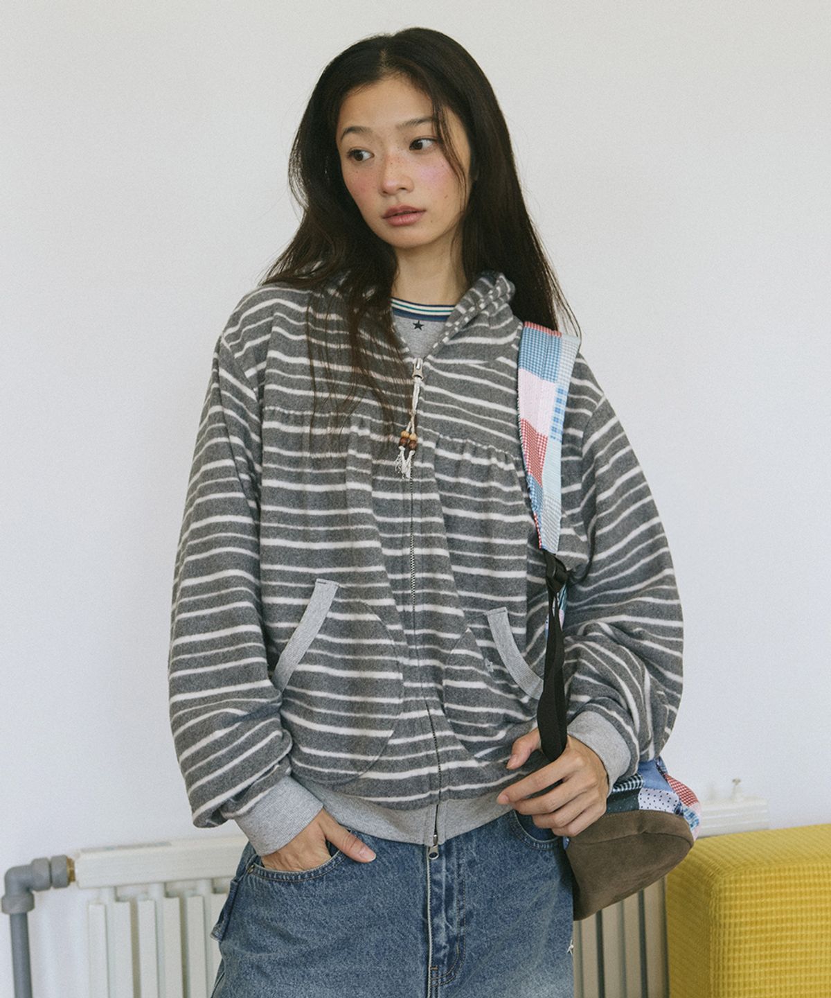 카비시(CAVISH) SOFT STRIPED SHIRRING ZIP UP HOODIE GREY(CV2GFFM483A)
