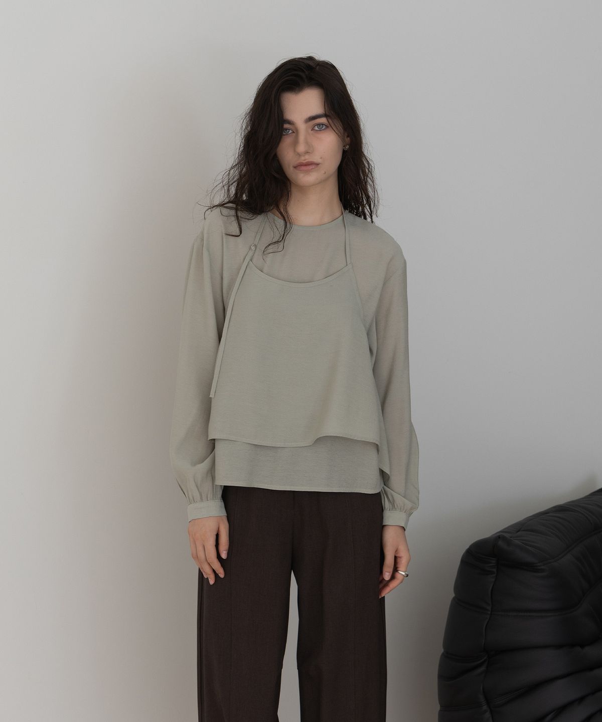 가더(GARDER) Layered Halter Blouse (Light Khaki)