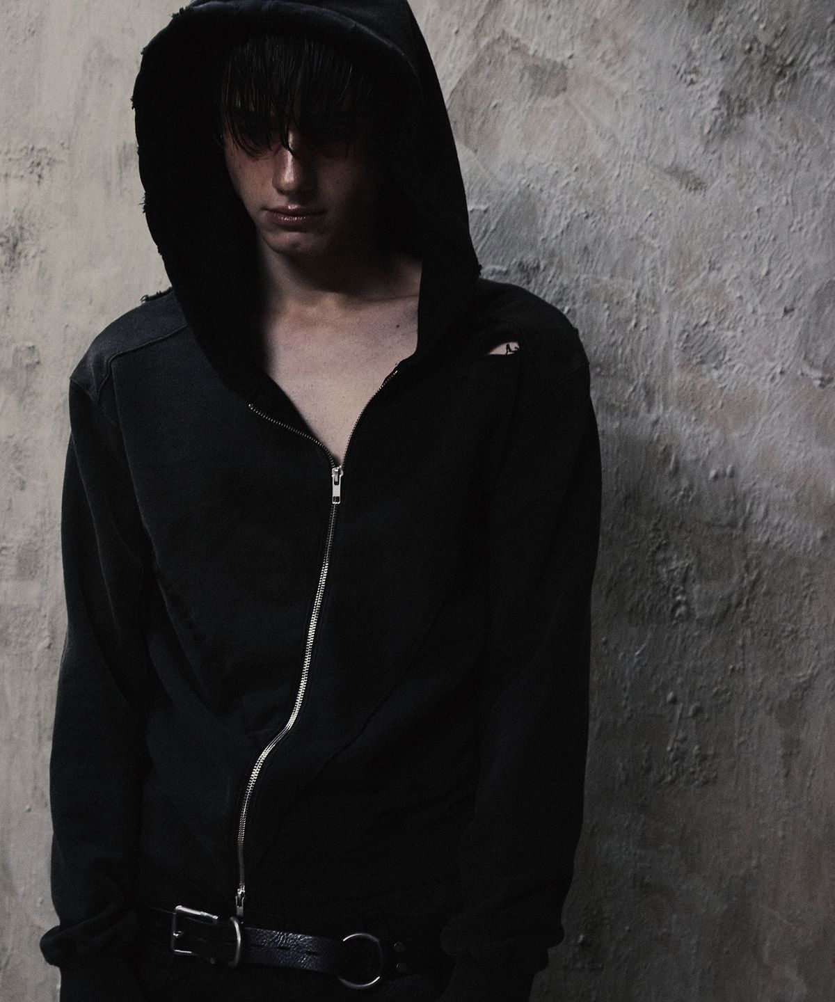 하프앤하프(HALF AND HALF) DISSECTED ZIP-UP HOODIE