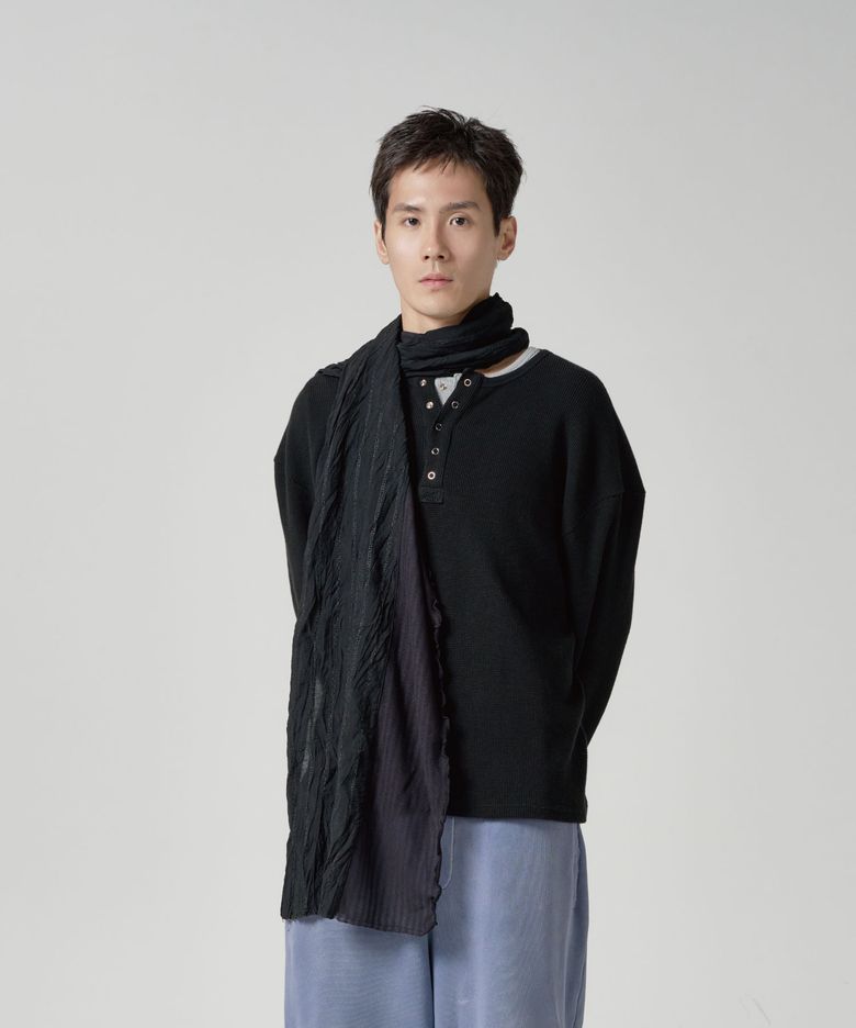크링클 메쉬 스카프 블랙