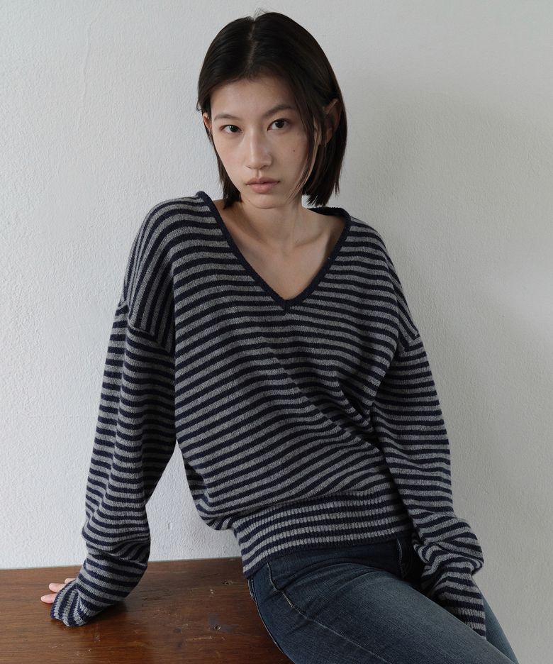 Vintage Color Striped V-Neck Knit (Gray)