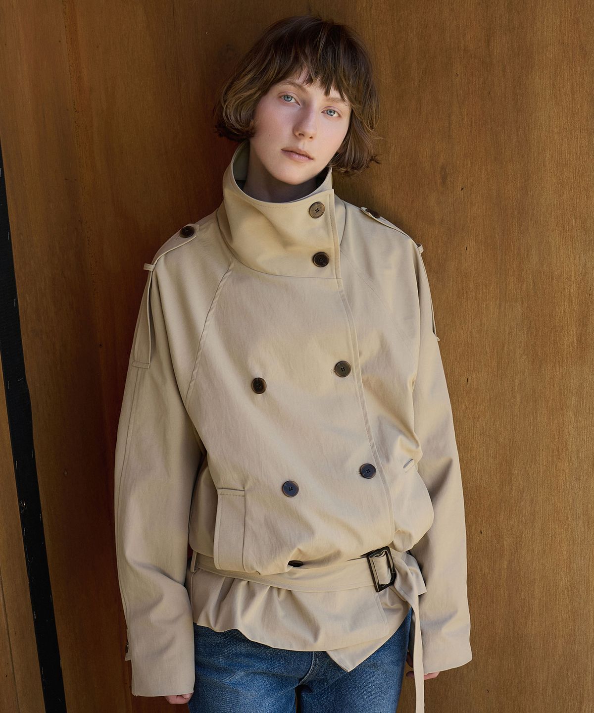 로에일(LOEIL) High neck half double trench coat_Beige