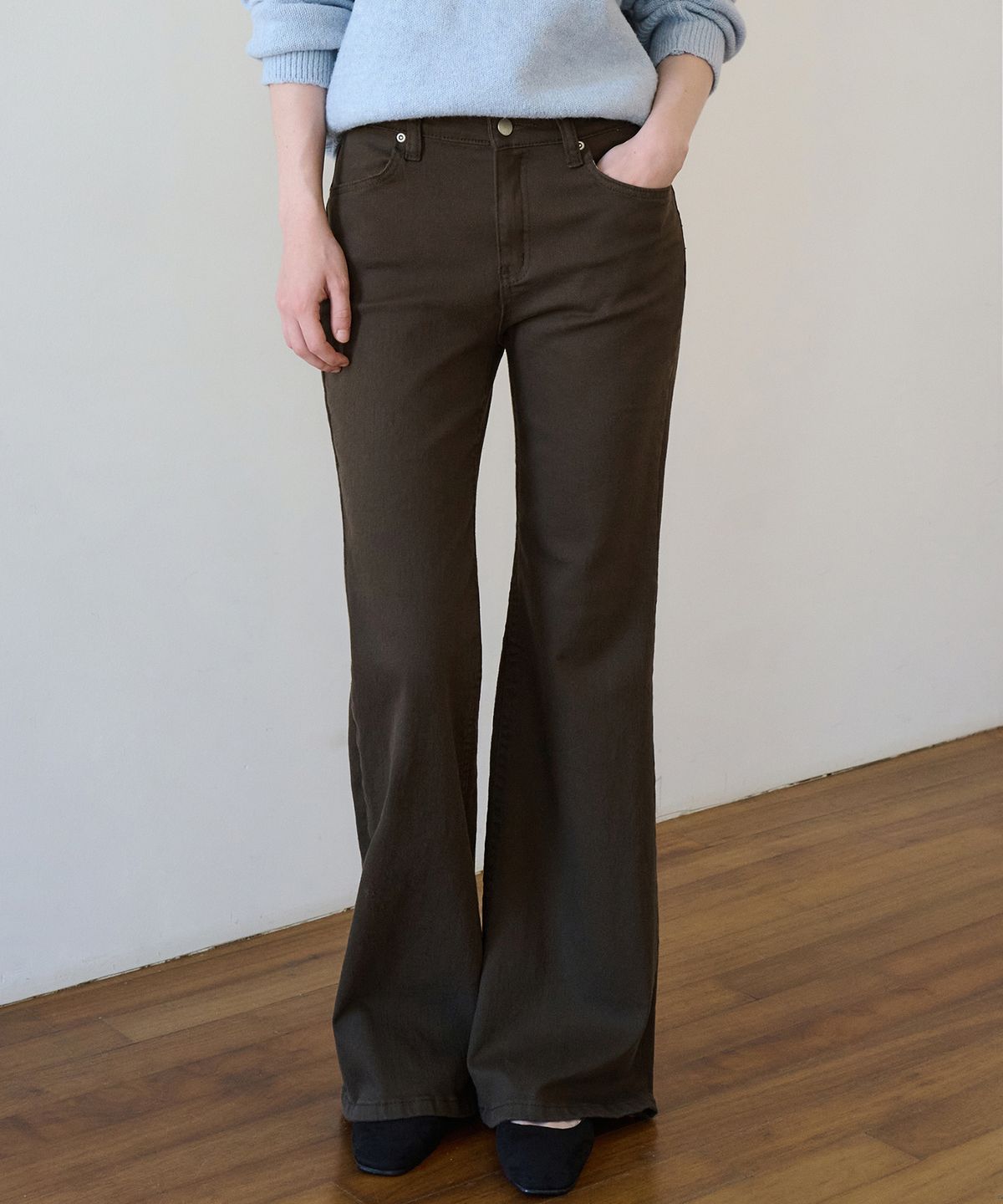로에일(LOEIL) Color slim bootcut pants_Brown